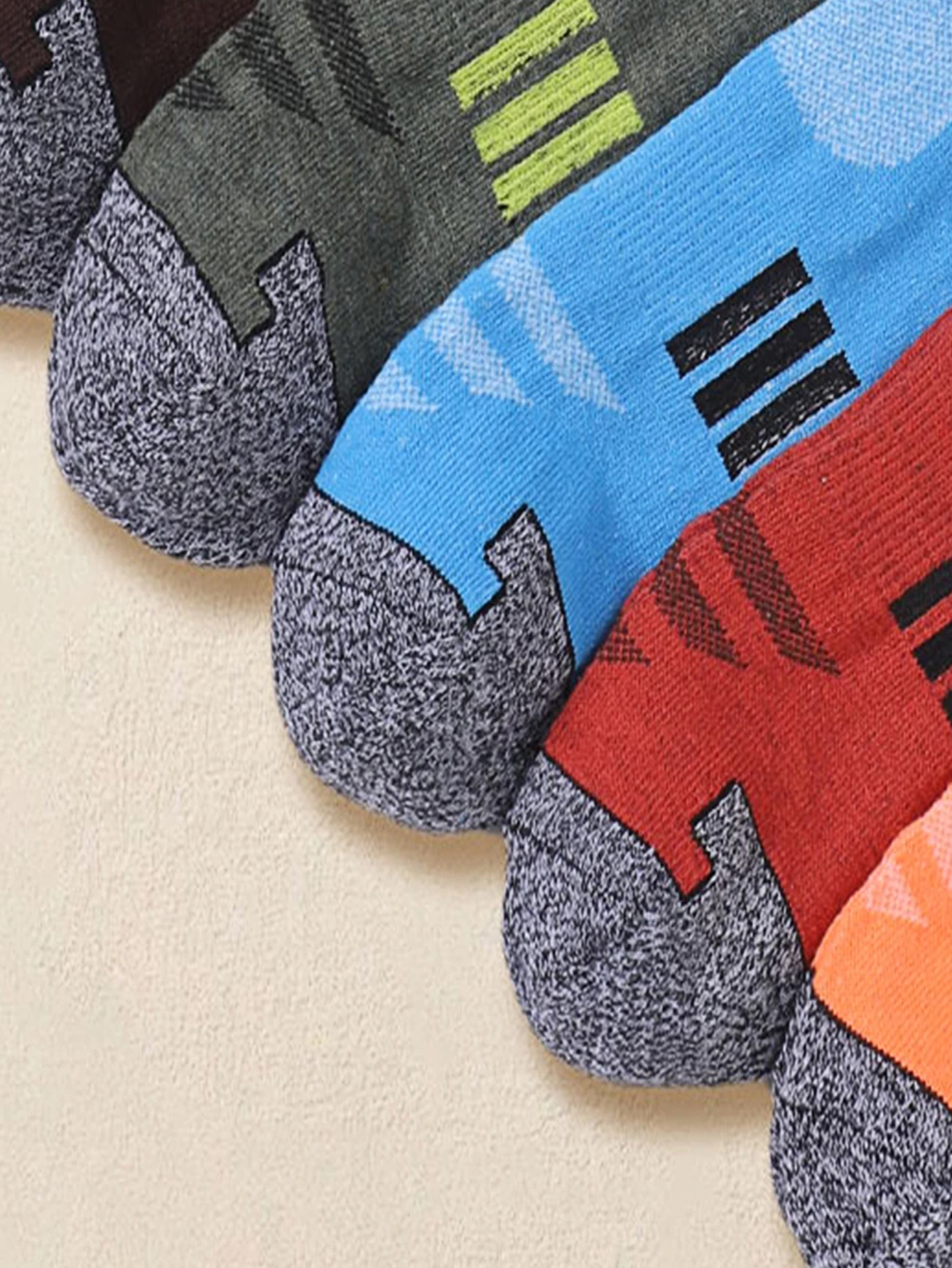 Men's Vibrant Multicolor Strip - огляд і ціна Ankle Sock Low Cut